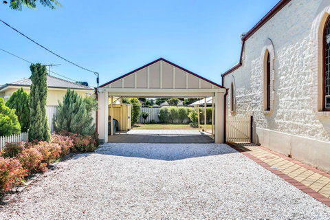 \'THE CHURCH\' Guest Home, Gawler Barossa Region - Travel Search 11