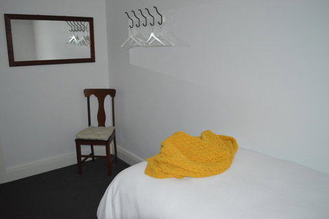 Two Cow Cottage Bed & Breakfast - Travel Agents 16