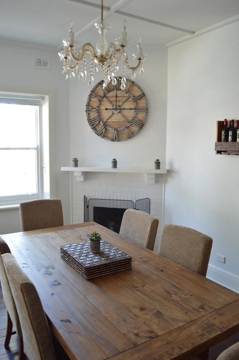 Two Cow Cottage Bed & Breakfast - Travel Agents 12