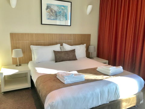 Adelaide DressCircle Apartments - North Terrace - Tourism Guide 5