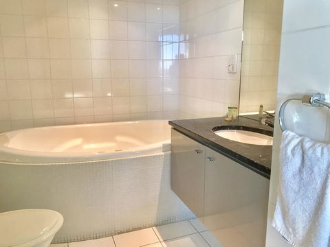 Adelaide DressCircle Apartments - North Terrace - Tourism Guide 6