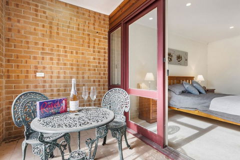 Adelaide Style Accommodation-Close To City-North Adelaide-3 Bdrm- FREE Parking - Tourism Guide 15