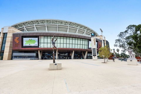 Adelaide Style Accommodation-Close To City-North Adelaide-3 Bdrm- FREE Parking - Tourism Guide 29