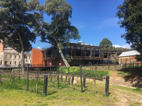 Adelaide Style Accommodation-Close To City-North Adelaide-3 Bdrm- FREE Parking - Tourism Guide 39