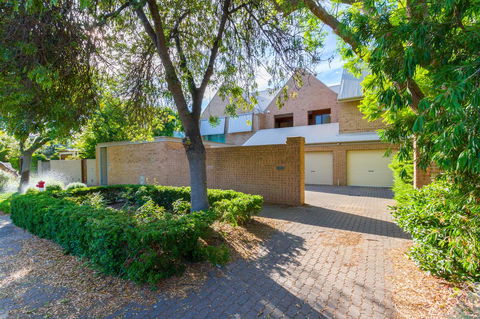 Adelaide Style Accommodation-Close To City-North Adelaide-3 Bdrm- FREE Parking - Tourism Guide 22