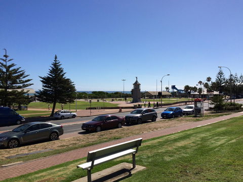 Adelaide - Semaphore Beach Front - Tourism Guide 24