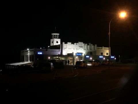 Adelaide - Semaphore Beach Front - Tourism Guide 22