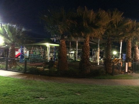 Adelaide - Semaphore Beach Front - Tourism Guide 28