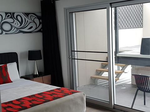 Semaphore Splash Apartments - Tourism Guide 9