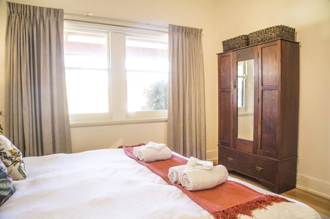 Mataro Cottage - Travel Search 11