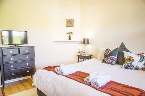 Mataro Cottage - Travel Search 10