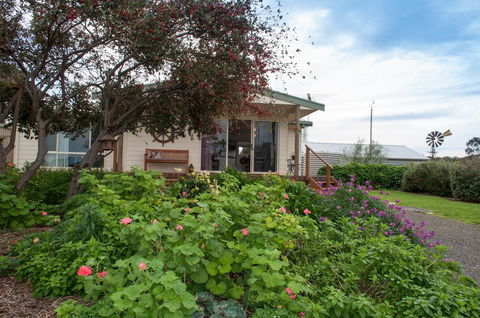 Admirals Inn - Travel Search 6