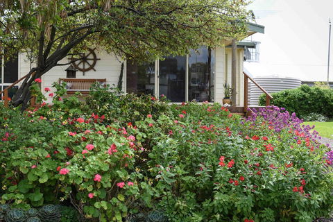 Admirals Inn - Travel Search 17
