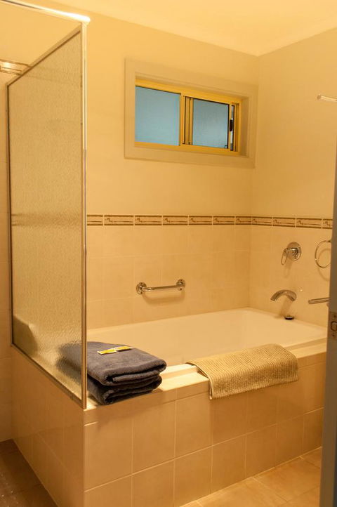 Admirals Inn - Travel Search 20