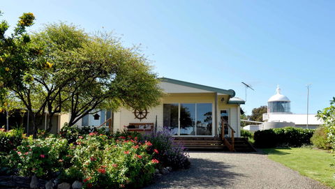 Admirals Inn - Travel Search 3
