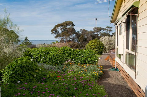 Admirals Inn - Travel Search 25