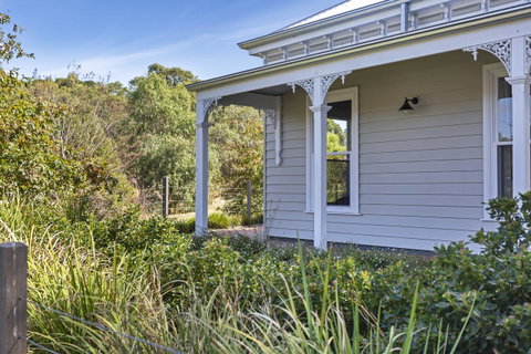 Grandview Accommodation - The Elm Tree Apartments - Tourism Guide 28