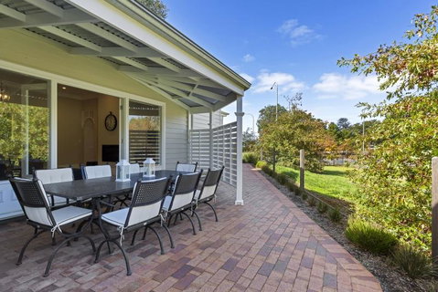 Grandview Accommodation - The Elm Tree Apartments - Tourism Guide 26