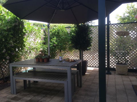 Wine And Roses Bed And Breakfast - Travel Search 3