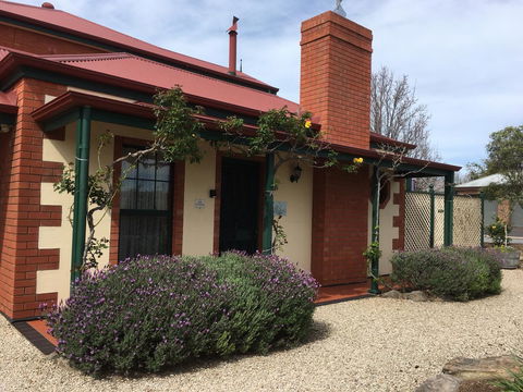 Wine And Roses Bed And Breakfast - Travel Search 14