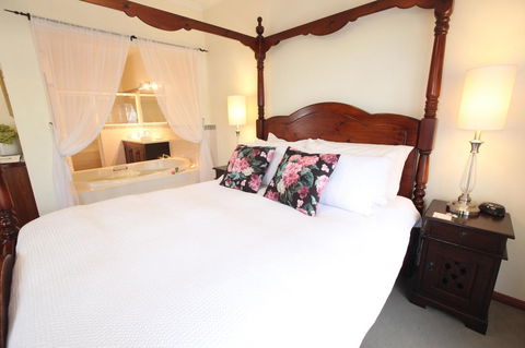 Wine And Roses Bed And Breakfast - Travel Search 17