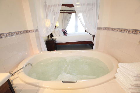 Wine And Roses Bed And Breakfast - Travel Search 15
