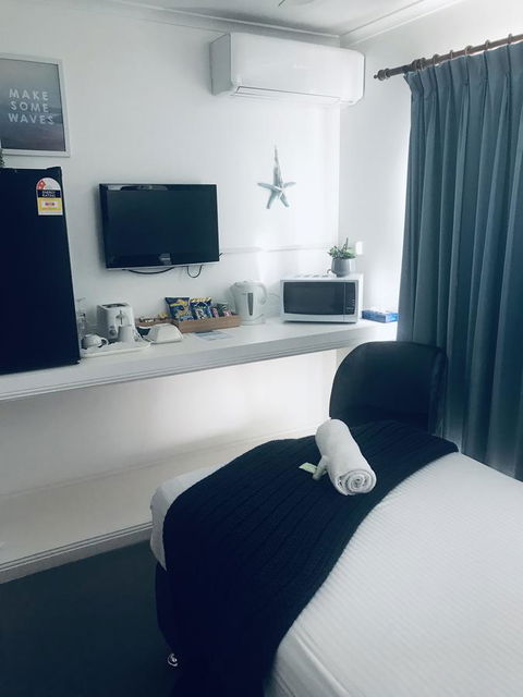 OCEAN BREEZE MOTEL - Travel Agents 8