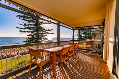 Seawall Apartments - Tourism Guide 1