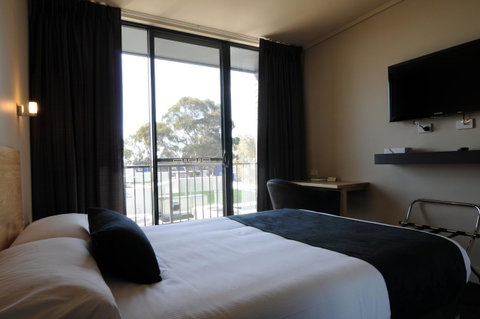 Mansfield Park Hotel - Tourism Guide 7