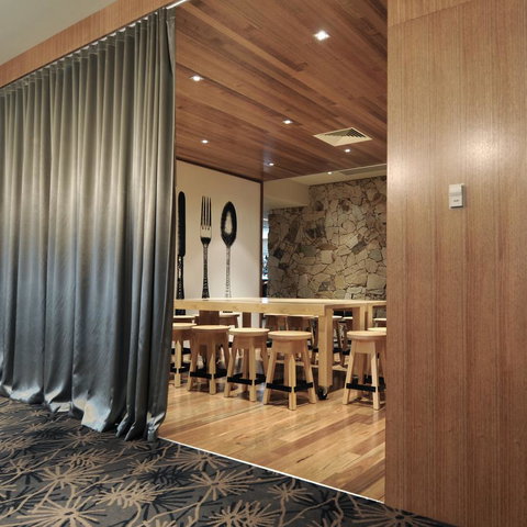 Mansfield Park Hotel - Tourism Guide 4