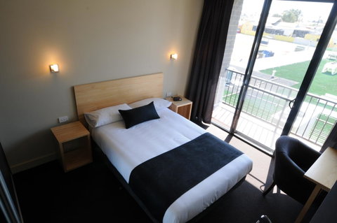 Mansfield Park Hotel - Tourism Guide 12