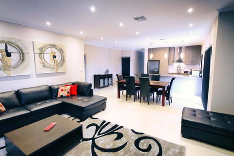 Casavino Luxury Villa - Travel Search 3