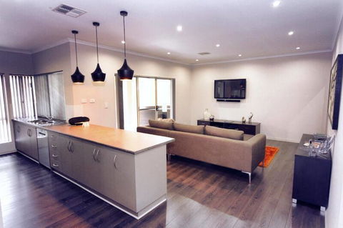 Casavino Luxury Villa - Travel Search 35