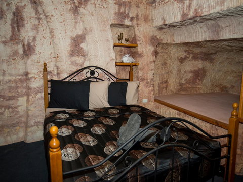 Ali\'s Underground Studio - Travel Agents 8