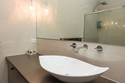 Lavina Luxury Beach House - Travel Agents 29