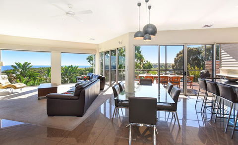 Lavina Luxury Beach House - Travel Agents 1