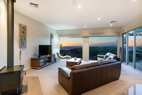 Lavina Luxury Beach House - Travel Agents 21