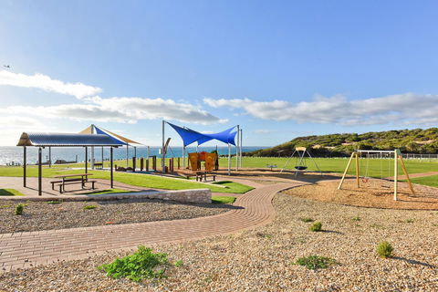 Lavina Luxury Beach House - Travel Agents 32