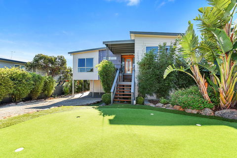 Lavina Luxury Beach House - Travel Agents 7