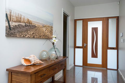 Lavina Luxury Beach House - Travel Agents 23