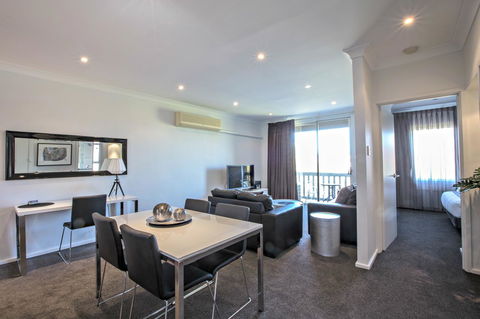 Adelaide DressCircle Apartments - Archer Street - Tourism Guide 0