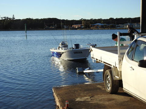 Lake Edge Apartments - Travel Agents 23