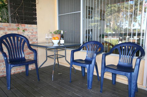 Lake Edge Apartments - Travel Agents 19