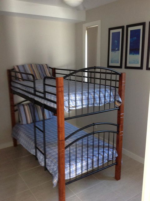 Elandra Holiday Home - Travel Search 12