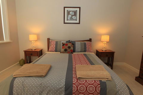 Elandra Holiday Home - Travel Search 6