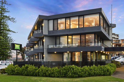 Ibis Styles Port Macquarie - Travel Agents 0