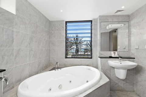 Ibis Styles Port Macquarie - Travel Agents 21