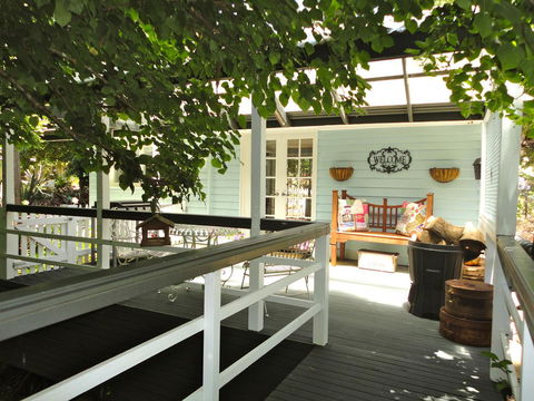 Aldgate Valley Bed And Breakfast - Cruises Travel 17