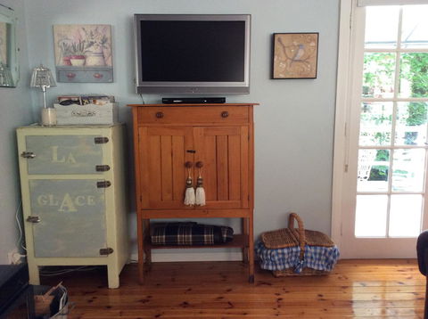 Aldgate Valley Bed And Breakfast - Cruises Travel 12