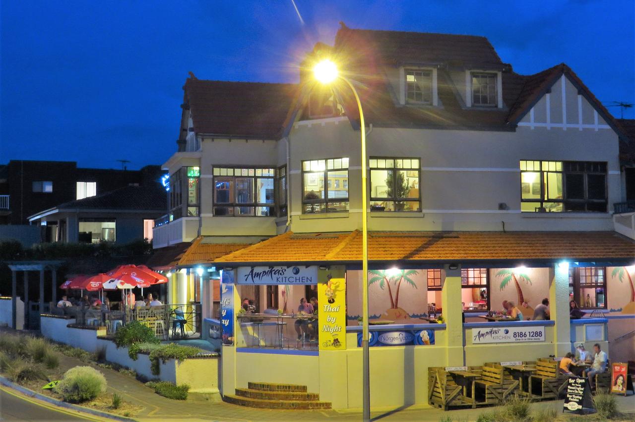Port Noarlunga South SA Travel Search
